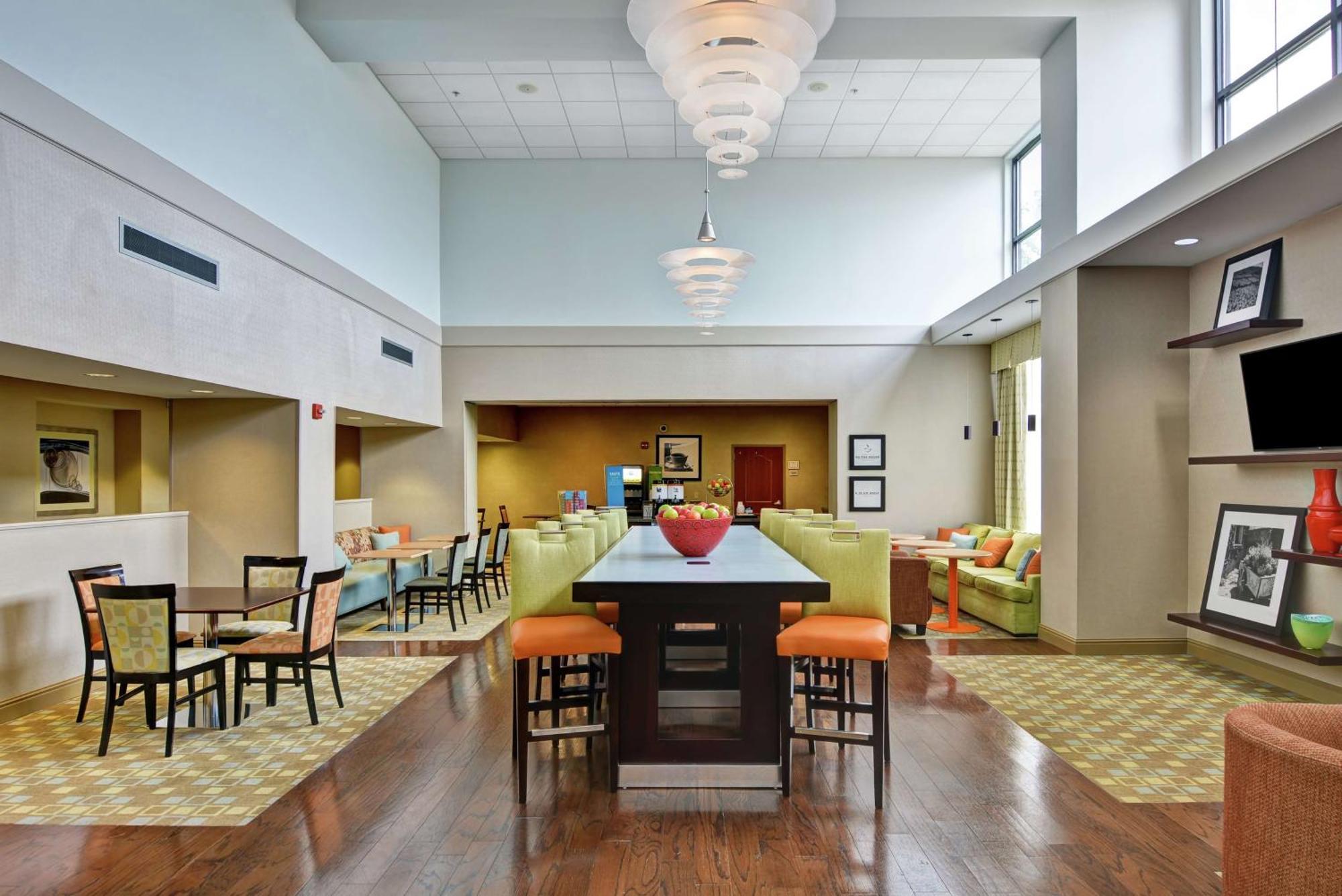 Hampton & Hotel 3*