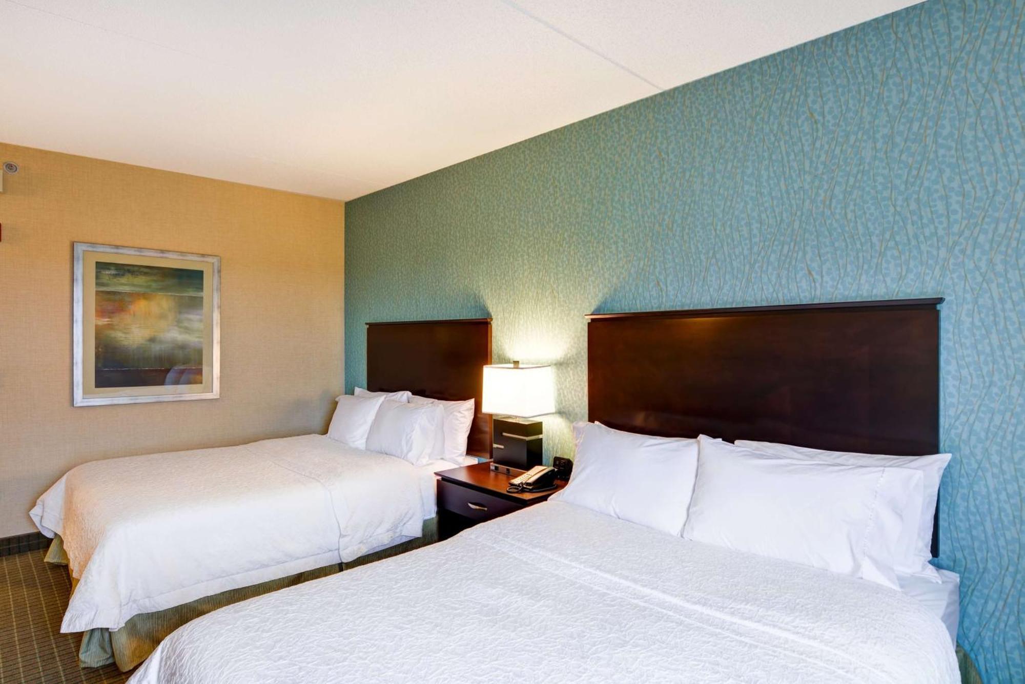 Hampton & Hotel 3*